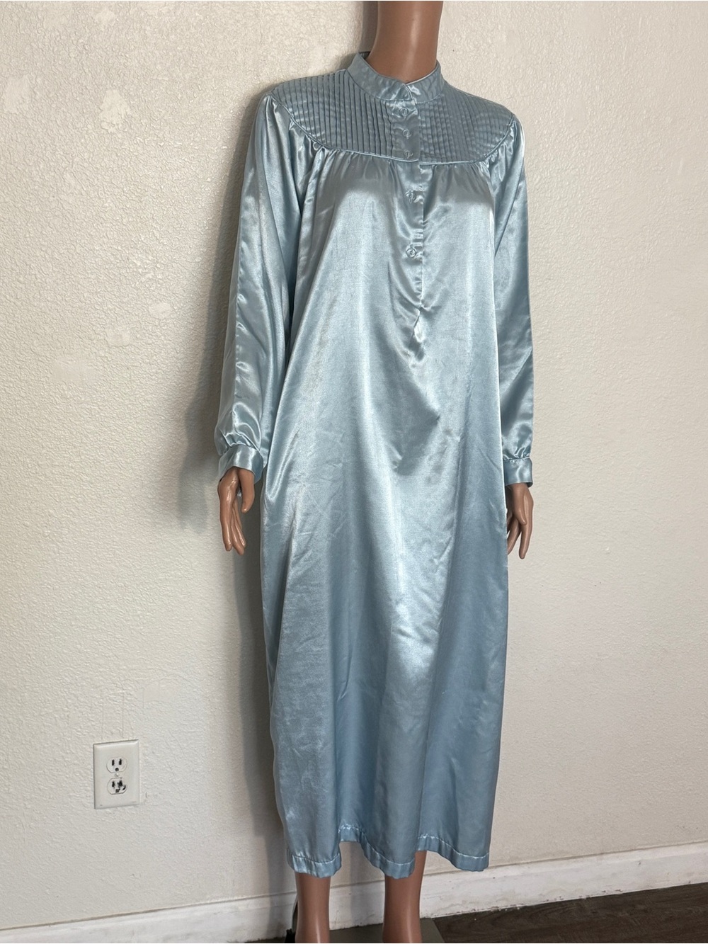 Vintage National Light Blue Satin Pintuck Long Sleeve Nightgown M